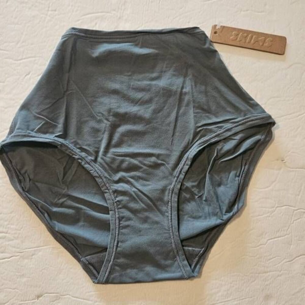 SKIMS FULL BRIEF PANTY‎ NWT